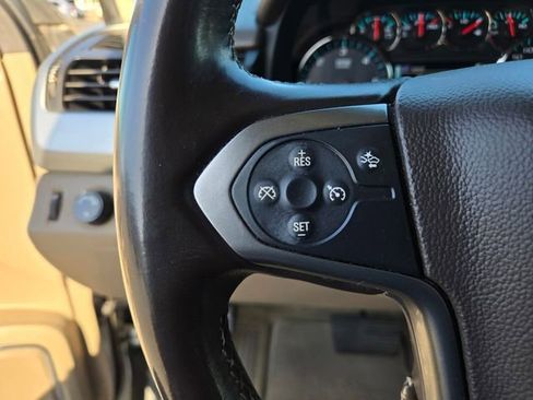 Used 2019 Chevrolet Suburban LT image 22