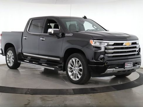 Used 2024 Chevrolet Silverado 1500 High Country AWD/4WD image 2
