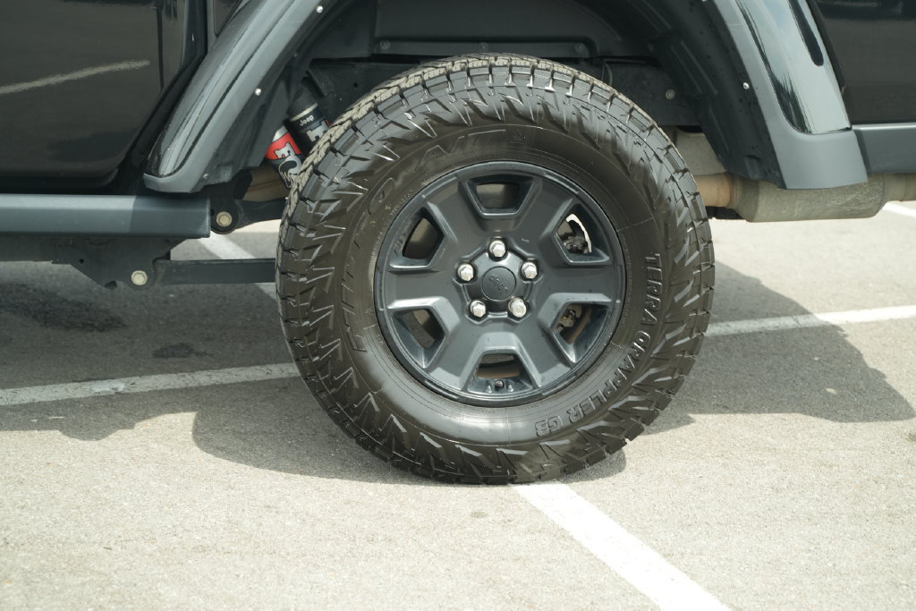 Used 2021 Jeep Gladiator Mojave w/ Trailer Tow Package AWD/4WD image 45
