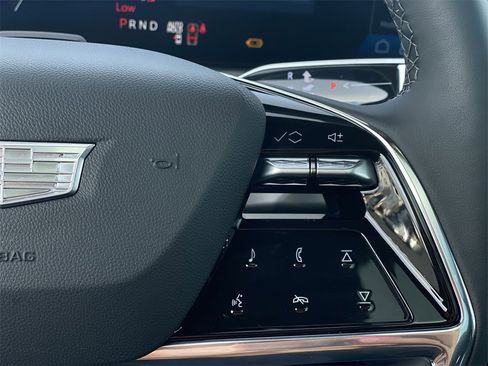 Used 2026 Cadillac Vistiq Luxury image 22
