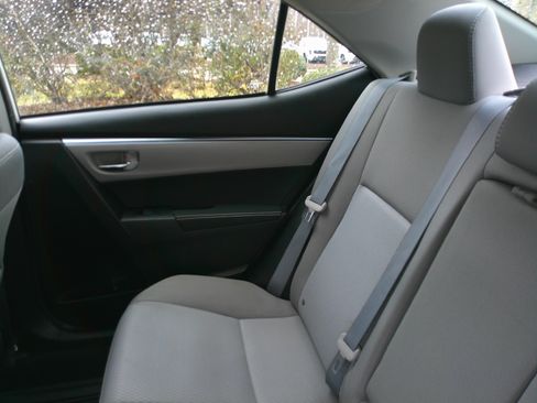 Used 2016 Toyota Corolla LE image 29