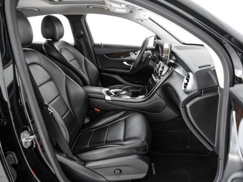Used 2017 Mercedes-Benz GLC 300 4MATIC Coupe image 31