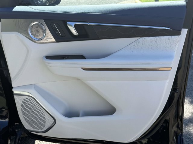 Used 2025 Buick Enclave Avenir w/ Super Cruise Package FWD image 9