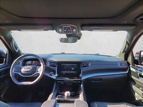 Used 2023 Jeep Wagoneer Series II RWD image 19