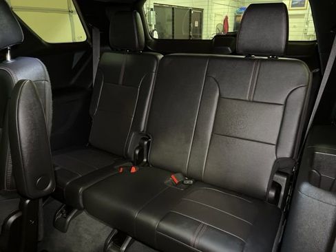 Used 2023 Chevrolet Traverse RS image 60