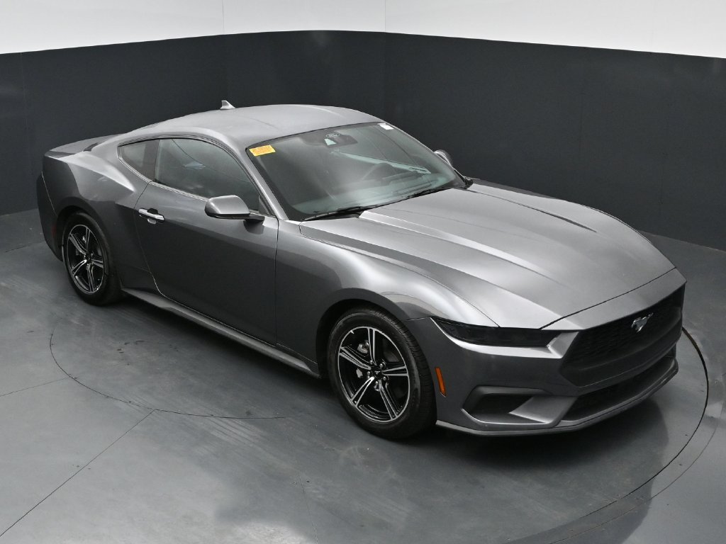 Used 2025 Ford Mustang Coupe RWD image 25