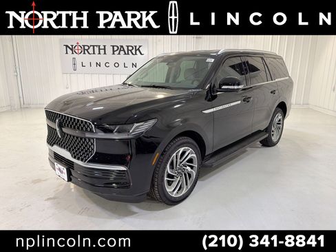 New 2026 Lincoln Navigator Premiere AWD/4WD image 1