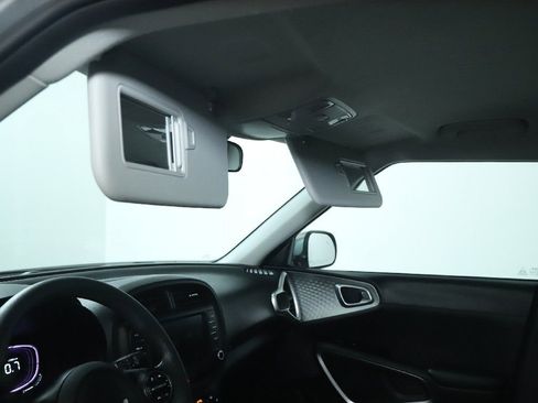 Used 2025 Kia Soul LX w/ LX Technology Package image 19