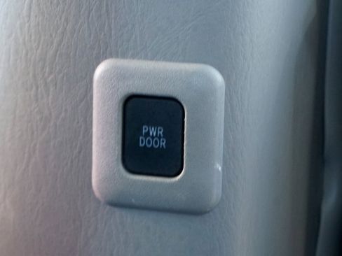 Used 2007 Toyota Sienna XLE image 42