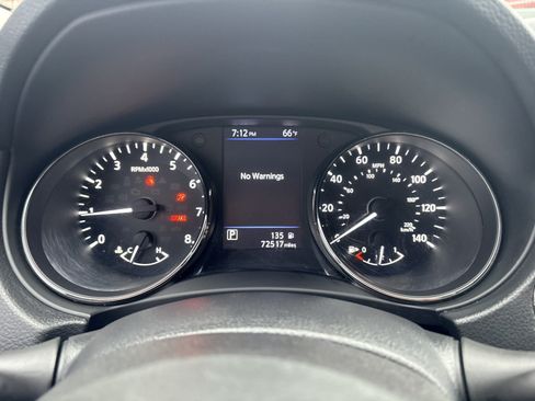 Used 2018 Nissan Rogue SV w/ Premium Package AWD/4WD image 23