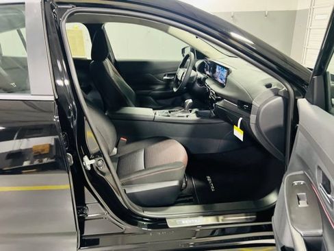 New 2026 Nissan Sentra SR w/ Floor Mat Package FWD image 33