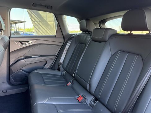 Used 2024 Audi Q4 e-tron Premium Plus w/ Premium Plus AWD/4WD image 38