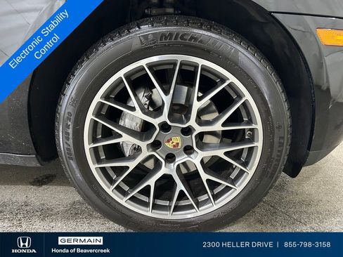 Used 2018 Porsche Macan Sport Edition image 14
