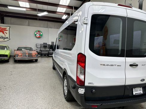 Used 2017 Ford Transit 350 XLT image 9