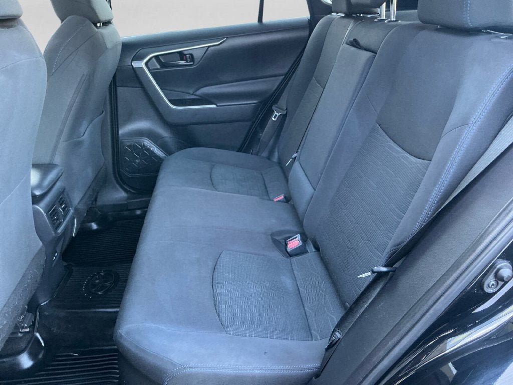 Used 2022 Toyota RAV4 SE w/ Convenience Package AWD/4WD image 14