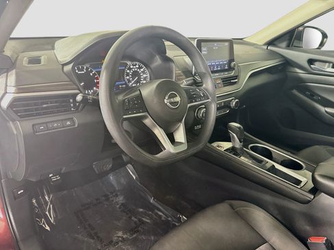 Used 2023 Nissan Altima 2.5 SV FWD image 23