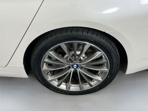Used 2021 BMW 530i xDrive w/ Premium Package AWD/4WD image 30