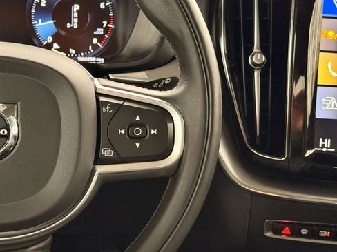 Used 2020 Volvo XC60 T5 Momentum w/ Protection Package image 33