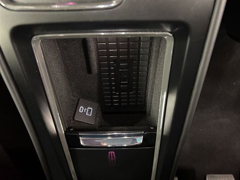 Used 2023 Lincoln Corsair Reserve w/ Equipment Group 201A image 15