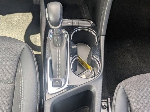 Used 2022 Buick Encore GX Select w/ Sport Touring Package image 17