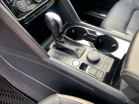 Used 2023 Volkswagen Atlas SEL Premium image 17