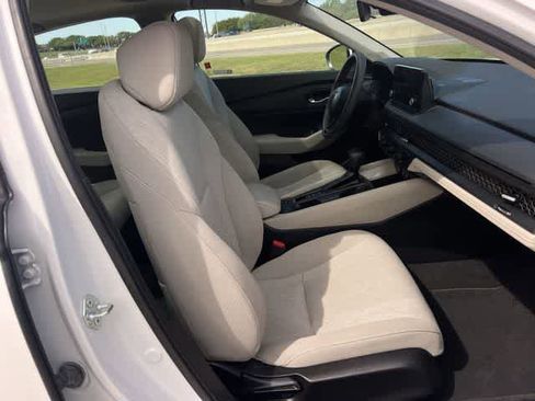 Used 2023 Honda Accord EX image 12