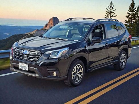 Certified 2023 Subaru Forester Premium image 4