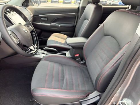 Used 2025 Mitsubishi Outlander Sport SE AWD/4WD image 10