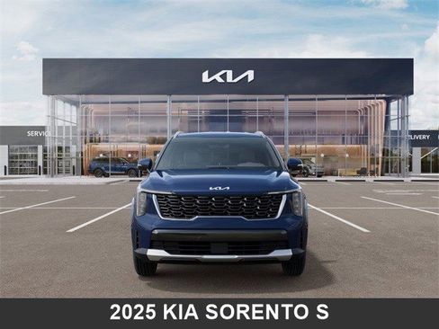Used 2025 Kia Sorento S image 2