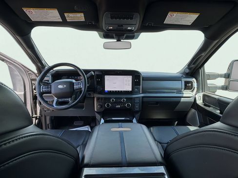 Certified 2025 Ford F250 Platinum AWD/4WD image 21