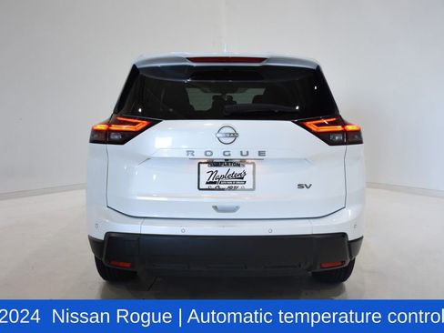Used 2024 Nissan Rogue SV image 5