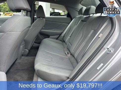 Used 2025 Hyundai Elantra SEL FWD image 29