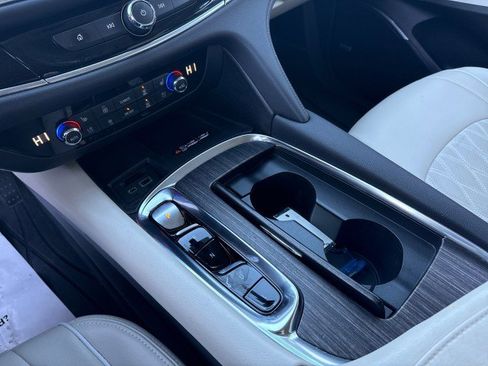 Used 2022 Buick Enclave Avenir image 27