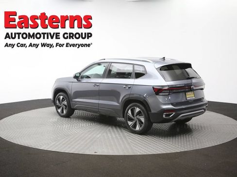 Used 2025 Volkswagen Taos SE AWD/4WD image 62