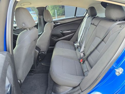 Used 2018 Chevrolet Cruze LT w/ Convenience Package FWD image 15