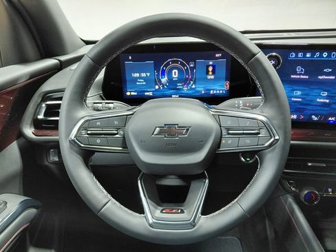 Used 2026 Chevrolet Traverse Z71 image 30