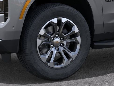 New 2026 Chevrolet Suburban LT w/ Sun And Tow Package AWD/4WD image 10