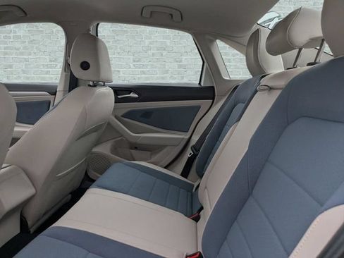 Certified 2025 Volkswagen Jetta SE FWD image 13