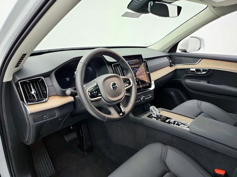 Used 2025 Volvo XC90 B6 Plus AWD/4WD image 20