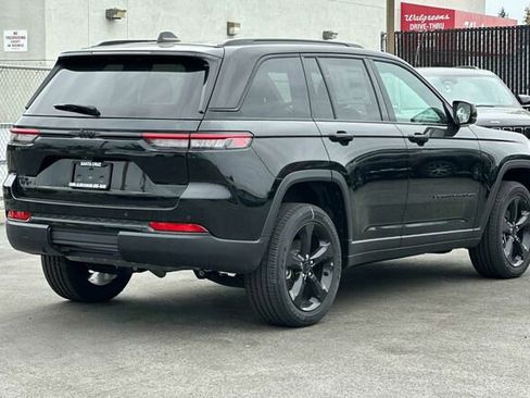 New 2024 Jeep Grand Cherokee Altitude image 4