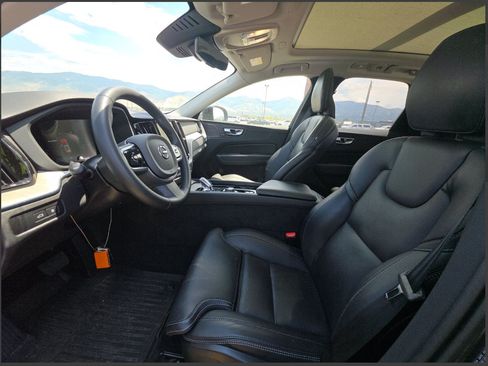 Used 2025 Volvo XC60 T8 Ultra w/ Protection Package Premier AWD/4WD image 5
