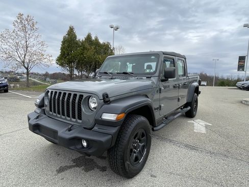 Used 2022 Jeep Gladiator Sport w/ Trailer Tow Package image 7