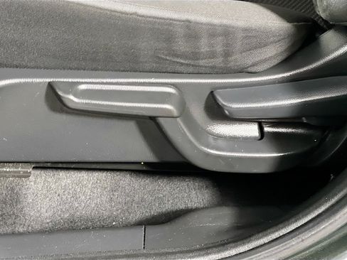Used 2016 Honda HR-V LX image 15