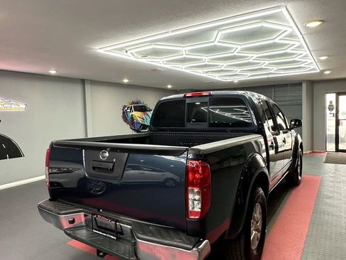 Used 2018 Nissan Frontier SV image 6