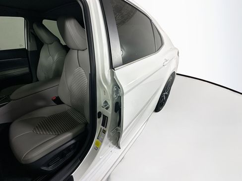 Used 2024 Toyota Camry SE w/ Cold Weather Package FWD image 12