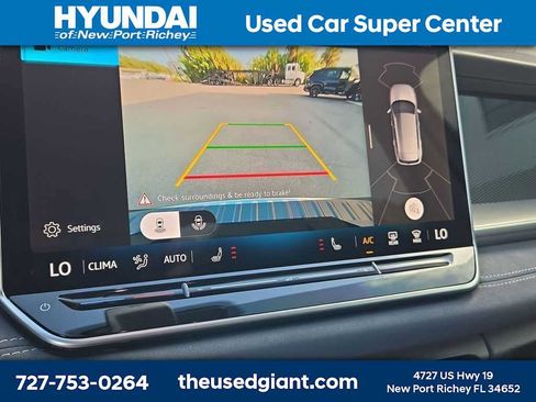 Used 2025 Volkswagen Tiguan SE w/ Panoramic Sunroof Package image 29