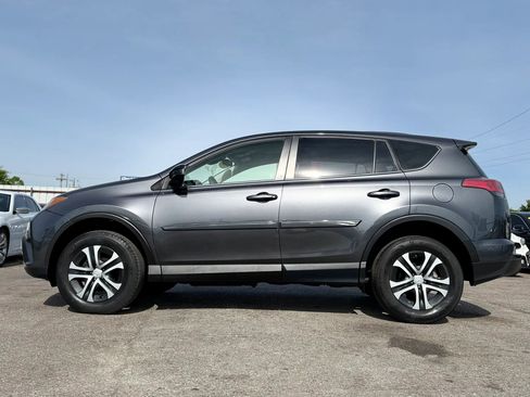 Used 2018 Toyota RAV4 LE w/ All Weather Liner Package FWD image 10