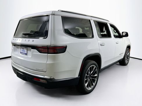 Used 2022 Jeep Wagoneer Series III w/ Premium Group I image 5