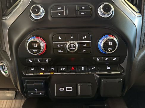 Used 2020 GMC Sierra 1500 SLT w/ SLT Premium Plus Package image 15