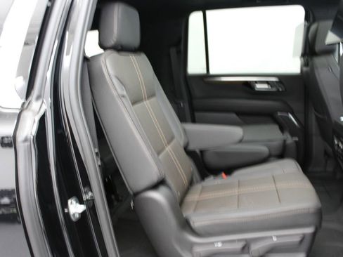 New 2026 Chevrolet Suburban High Country AWD/4WD image 33
